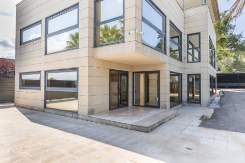 Купить дом в Сан-Кугат-дель-Вальес, Испания с 5 комнат, № 1360 - фото 3