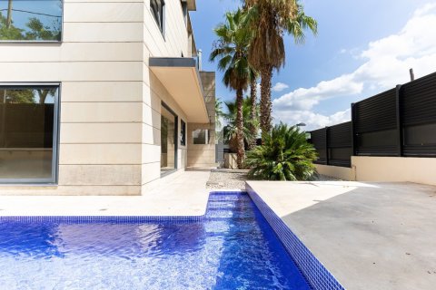 Купить дом в Сан-Кугат-дель-Вальес, Испания с 5 комнат, № 1360 - фото 8