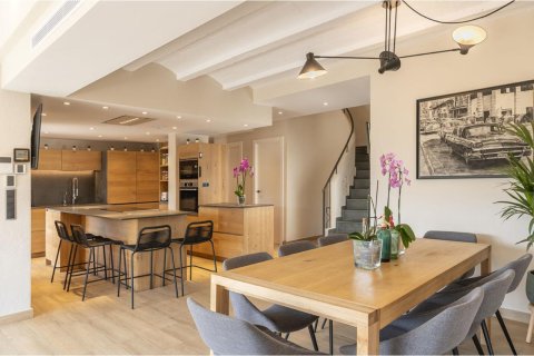 Купить дом в Льорет-де-Мар, Испания с 5 комнат, 239м², № 1356 - фото 3