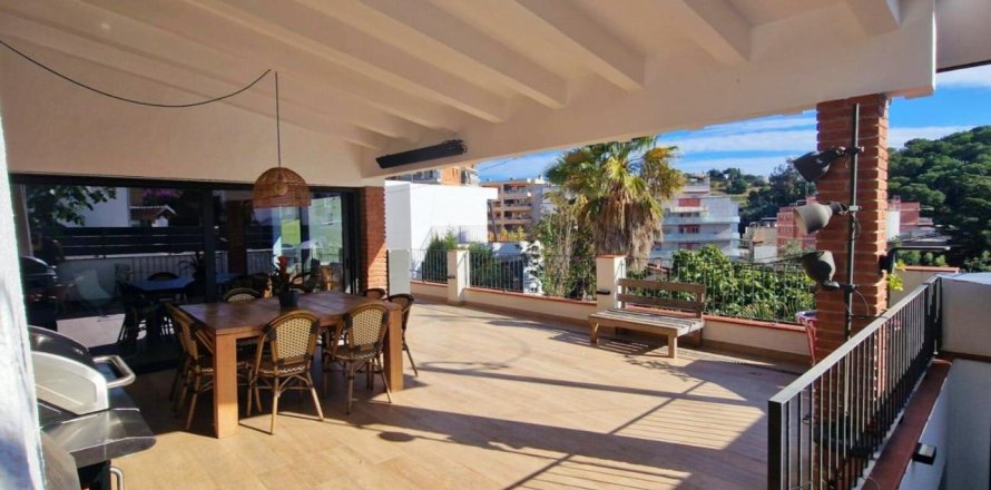 Дом с 4 спальнями в Льорет-де-Мар, Герона, Каталония, Испания № 1356