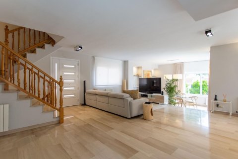 Купить дом в Эль Масноу, Испания с 5 комнат, № 1357 - фото 15