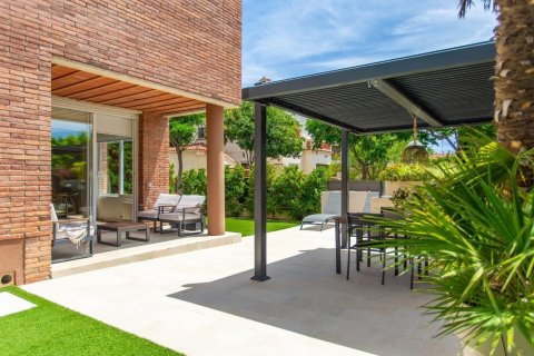 Купить дом в Эль Масноу, Испания с 5 комнат, № 1357 - фото 6