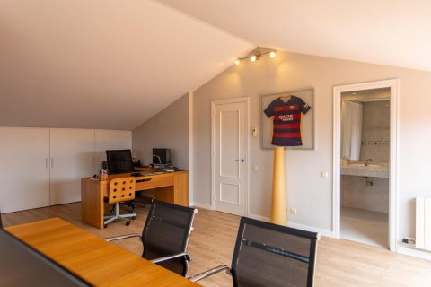 Купить дом в Эль Масноу, Испания с 5 комнат, № 1357 - фото 30