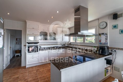 Купить дом в Сан-Жуст-Десверн, Испания с 6 спален, 351м², № 7921 - фото 17