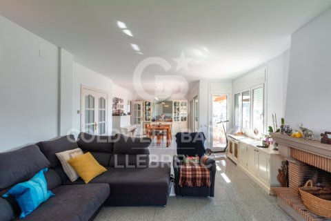 Купить дом в Сан-Жуст-Десверн, Испания с 6 спален, 351м², № 7921 - фото 25