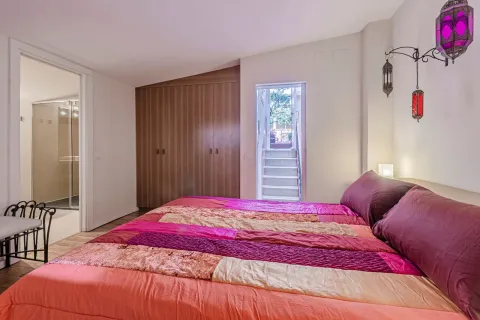 Купить квартиру в Барселона, Испания с 2 комнаты, № 1739 - фото 17