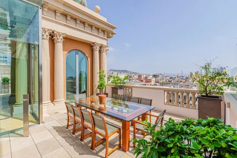 Купить квартиру в Барселона, Испания с 5 комнат, № 1745 - фото 3