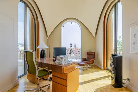 Купить квартиру в Барселона, Испания с 5 комнат, № 1745 - фото 4