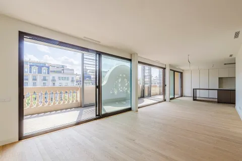 Купить квартиру в Барселона, Испания с 6 комнат, № 1742 - фото 4