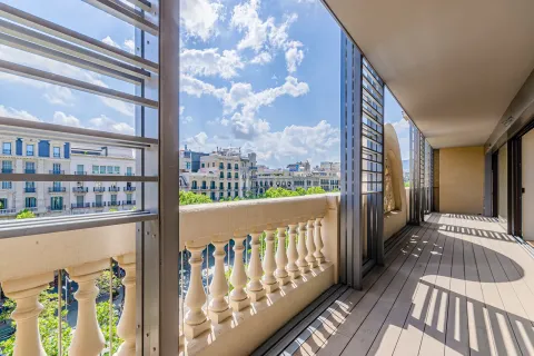 Купить квартиру в Барселона, Испания с 6 комнат, № 1742 - фото 3