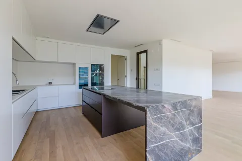 Купить квартиру в Барселона, Испания с 6 комнат, № 1742 - фото 6