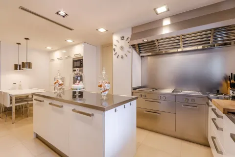 Купить квартиру в Барселона, Испания с 5 комнат, № 1744 - фото 7