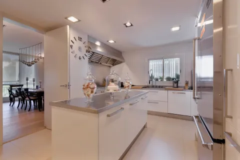 Купить квартиру в Барселона, Испания с 5 комнат, № 1744 - фото 6