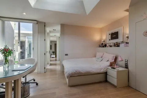 Купить квартиру в Барселона, Испания с 5 комнат, № 1744 - фото 21