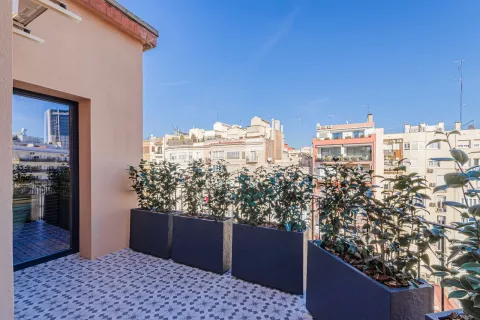 Купить квартиру в Барселона, Испания с 4 комнаты, № 1741 - фото 21