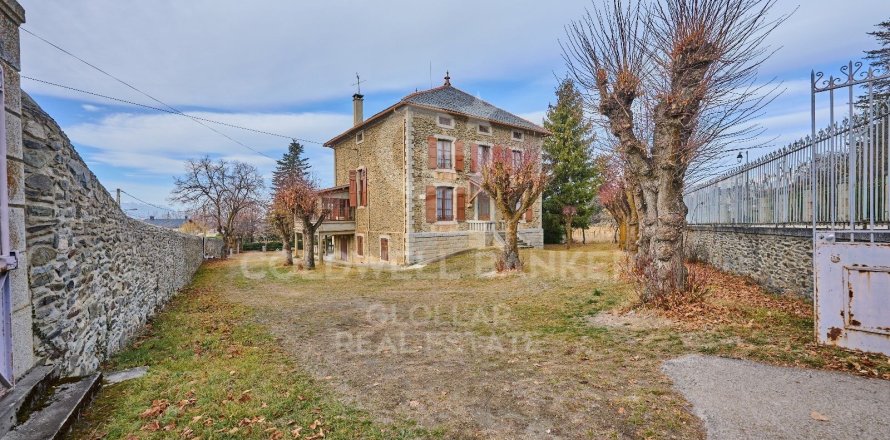 9 bedrooms house for sale in Catalonia, Spain № 5867