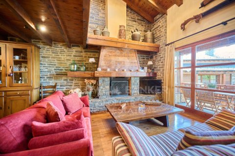 Купить триплекс в Герона, Испания с 4 спальни, 200м², № 5865 - фото 8