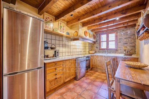 Купить триплекс в Герона, Испания с 4 спальни, 200м², № 5865 - фото 13