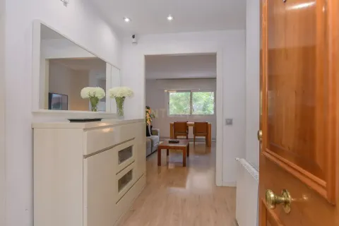 Apartamento de 3 dormitorios en venta en Sant Joan Despí, Barcelona, Cataluña, Spain № 6934 - foto 3
