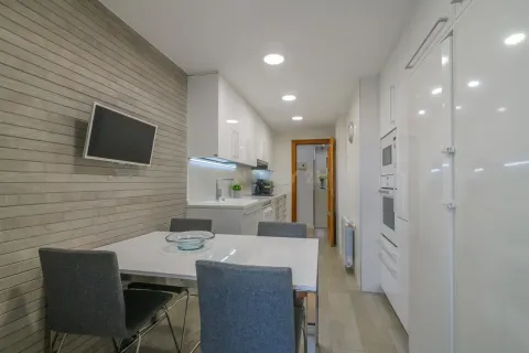 Apartamento de 3 dormitorios en venta en Sant Joan Despí, Barcelona, Cataluña, Spain № 6934 - foto 7