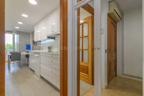 Apartamento de 3 dormitorios en venta en Sant Joan Despí, Barcelona, Cataluña, Spain № 6934 - foto 10