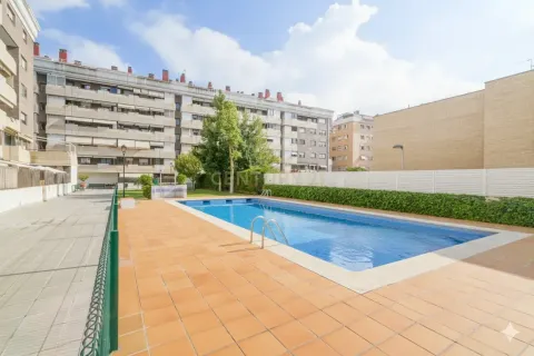 Apartamento de 3 dormitorios en venta en Sant Joan Despí, Barcelona, Cataluña, Spain № 6934 - foto 2