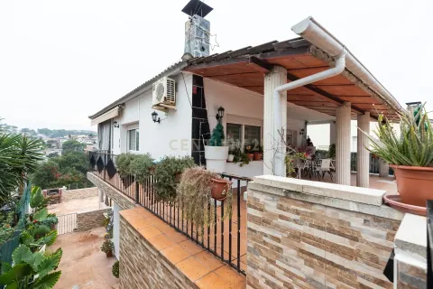 Сasa de 4 dormitorios en venta en Llica D'amunt, Barcelona, Cataluña, Spain № 6935 - foto 2