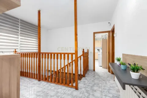 Сasa de 4 dormitorios en venta en Llica D'amunt, Barcelona, Cataluña, Spain № 6935 - foto 9