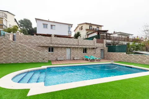 Сasa de 4 dormitorios en venta en Llica D'amunt, Barcelona, Cataluña, Spain № 6935 - foto 4