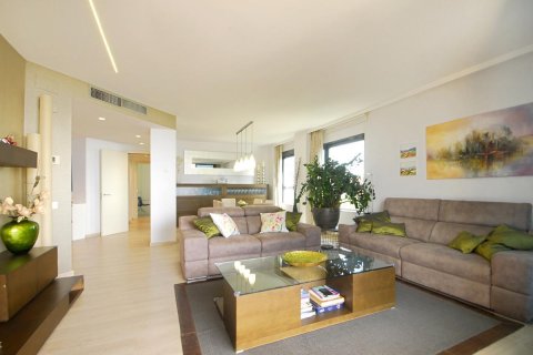 Купить квартиру в Барселона, Испания с 3 спальни, 176м², № 1124 - фото 8