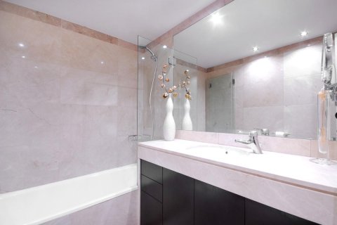 Купить квартиру в Барселона, Испания с 3 спальни, 176м², № 1124 - фото 19