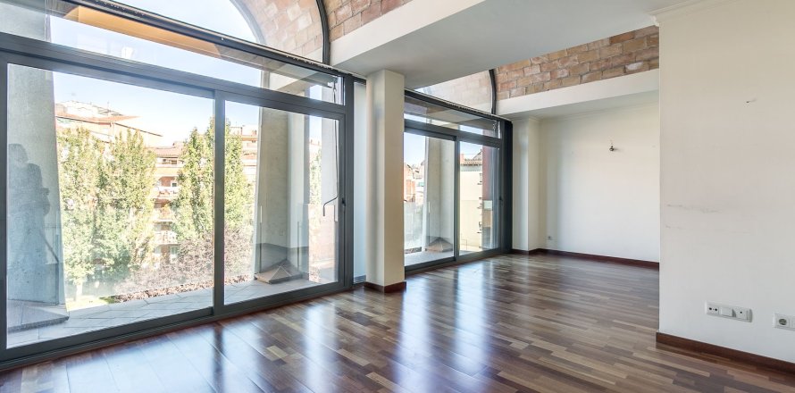 Квартира с 3 спальнями в Барселоне, Каталония, Испания № 1123