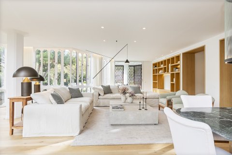 Квартира с 5 спальнями в Барселоне, Каталония, Испания № 1128