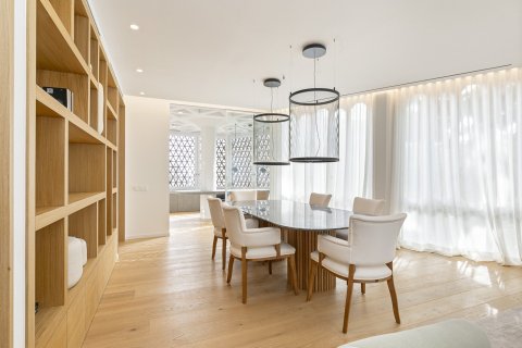 Купить квартиру в Барселона, Испания с 5 спален, 273м², № 1128 - фото 9