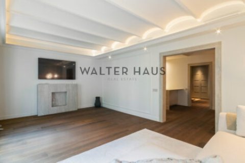 Купить квартиру в Эшампле, Испания с 3 спальни, 161м², № 2232 - фото 4