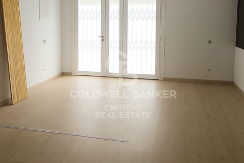 400 sq.m. commercial property for sale in Barcelona, Catalonia, Spain № 5591 - photo 2