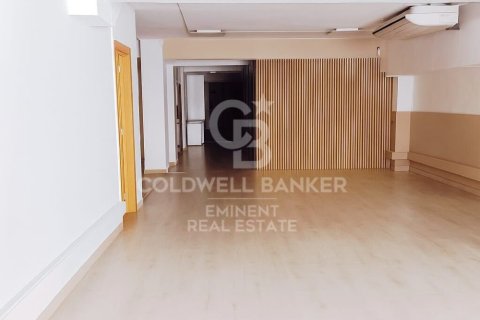 400 sq.m. commercial property for sale in Barcelona, Catalonia, Spain № 5591 - photo 3
