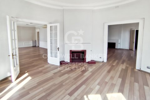 5 bedrooms apartment for sale in Barcelona, Catalonia, Spain № 5593 - photo 7