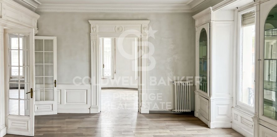 5 bedrooms apartment for sale in Barcelona, Catalonia, Spain № 5593