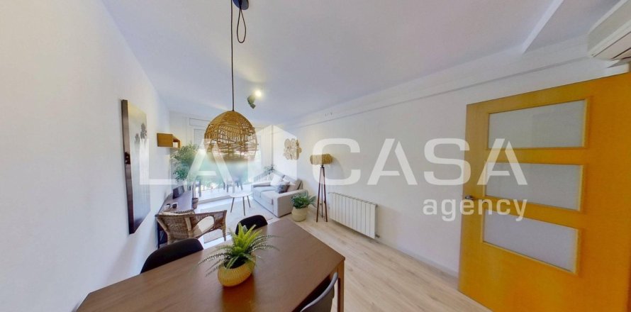 Квартира с 2 спальнями в Сант-Андреу, Барселона, Каталония, Испания № 2109