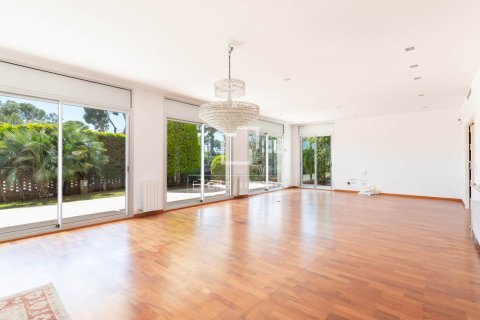 5 chambres villa à vendre à Castelldefels, Barcelona, Catalonia, Spain № 4293 - photo 6