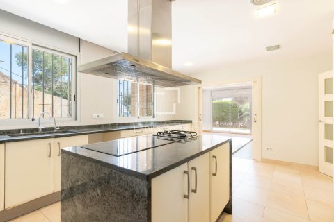 5 chambres villa à vendre à Castelldefels, Barcelona, Catalonia, Spain № 4293 - photo 2