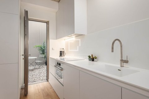 Apartamento de 2 dormitorios en venta en Barcelona, Cataluña, Spain № 4298 - foto 10