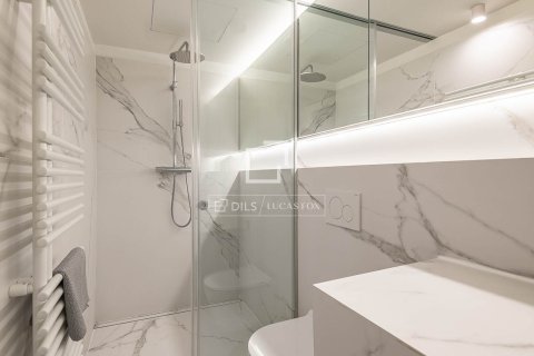 Apartamento de 2 dormitorios en venta en Barcelona, Cataluña, Spain № 4298 - foto 25