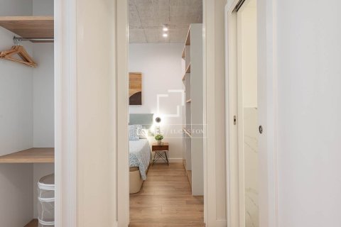 Apartamento de 2 dormitorios en venta en Barcelona, Cataluña, Spain № 4298 - foto 17