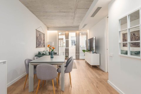 Apartamento de 2 dormitorios en venta en Barcelona, Cataluña, Spain № 4298 - foto 3