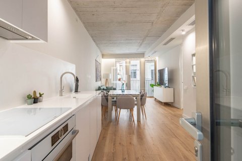Apartamento de 2 dormitorios en venta en Barcelona, Cataluña, Spain № 4298 - foto 14