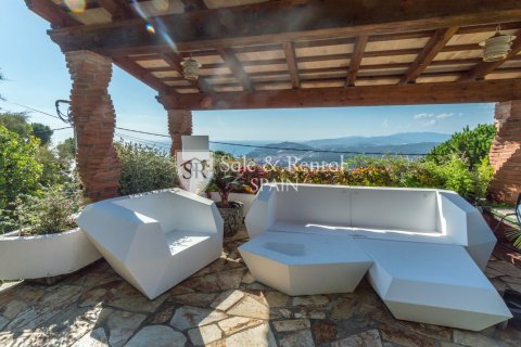 1007 sq.m. land plot for sale in Lloret de Mar, Girona, Catalonia, Spain № 6684 - photo 4