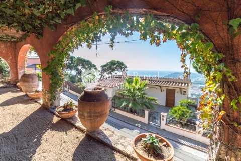 1007 sq.m. land plot for sale in Lloret de Mar, Girona, Catalonia, Spain № 6684 - photo 9