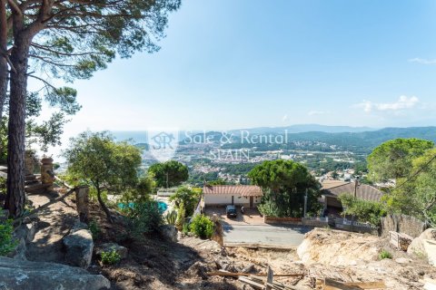1007 sq.m. land plot for sale in Lloret de Mar, Girona, Catalonia, Spain № 6684 - photo 3